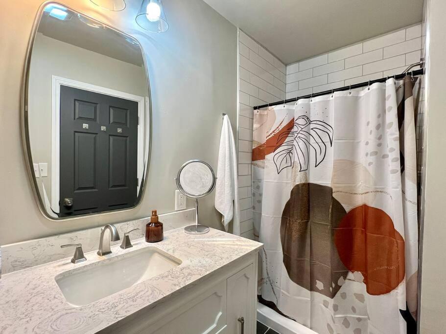 Modern Style Home Near Dt Indy & Major Attractions Indianapolis Exteriör bild